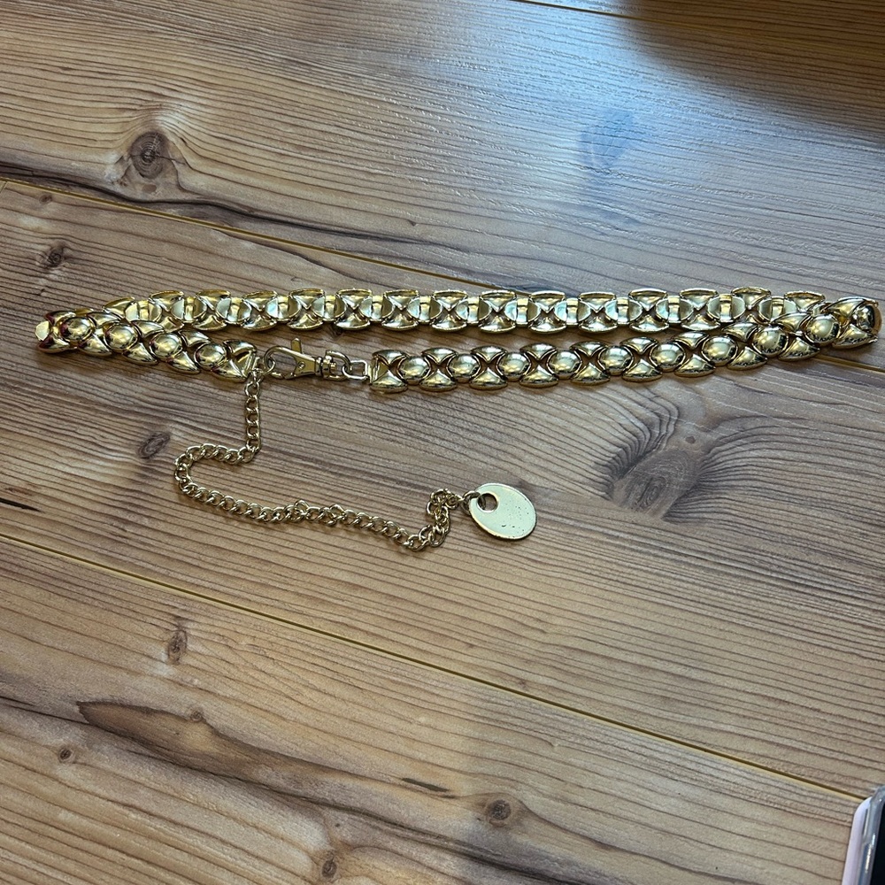 Retro gold-toned chain belt